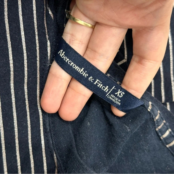 Abercrombie & Fitch Women Navy Blue Crew Neck stripe T-Shirt size XS - Picture 2 of 7